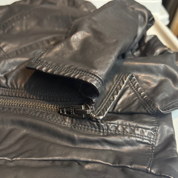 BlankNYC Faux Leather Moto Jacket in Black Size XS Cowl Neck Zip Sleeve & Front - Picture 9 of 9
